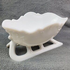 Westmoreland Milk Glass Sleigh Vintage WG Dish Bottom Single Owner
